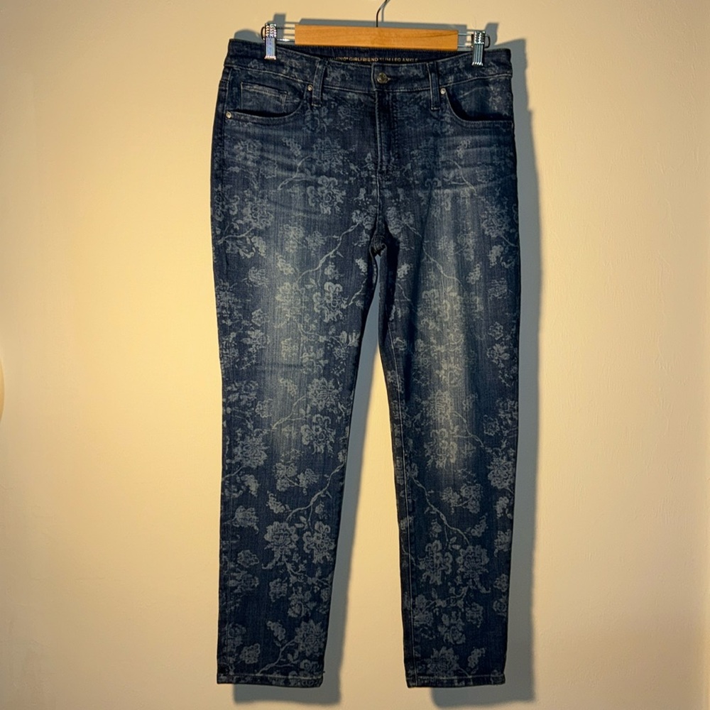 Chico’s So Slimming Girlfriend Slim Leg Ankle 8, Size 1R Blue Jeans Floral Wash
